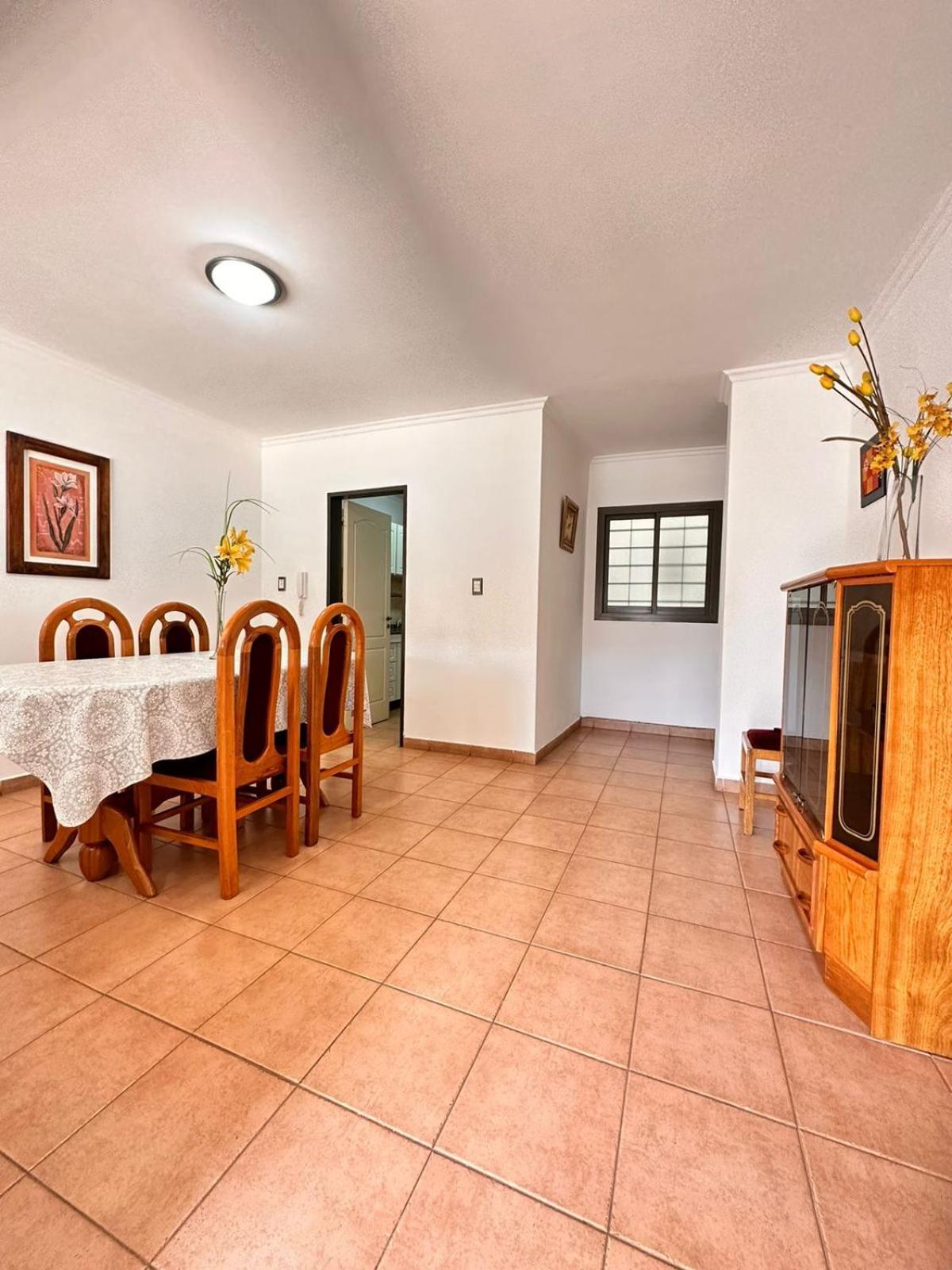 Departamento Centrico Con Cochera A Metros Del Teatro Luxor Apartment *